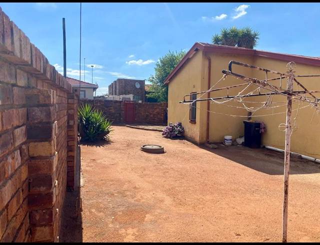 3 BEDROOM HOUSE FOR SALE IN RAMAKONOPI EAST